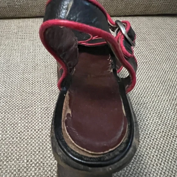 Vintage clothespin shoes. - Picture 10 of 16